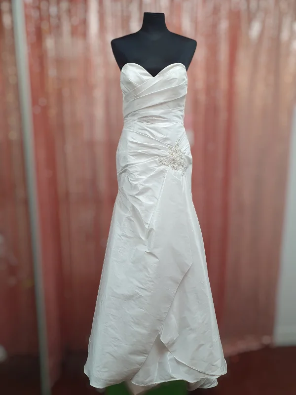 Tres Chic Strapless Gown Feminine Women's Style 