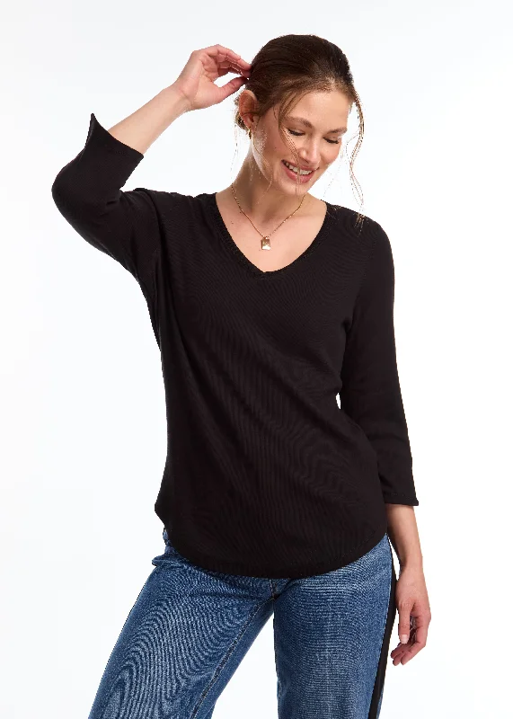 3/4 Sleeve V-Neck Top performance