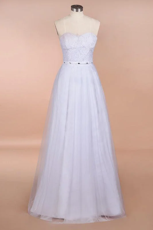 Graceful Strapless Tulle Lace A-line Wedding Dress