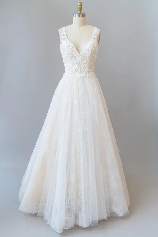 V-neck Appliques Tulle Chapel Train Wedding Dress