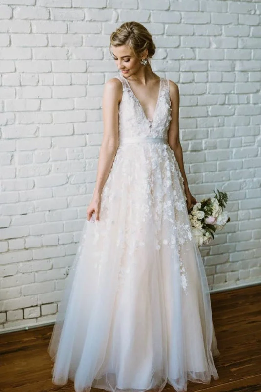 Floor Length V Neck Lace Applique Beach Puffy Tulle Wedding Dress Polished Women's Silk Floor Length V Neck Lace Applique Beach Puffy Tulle Wedding Dress Polished Women's Silk