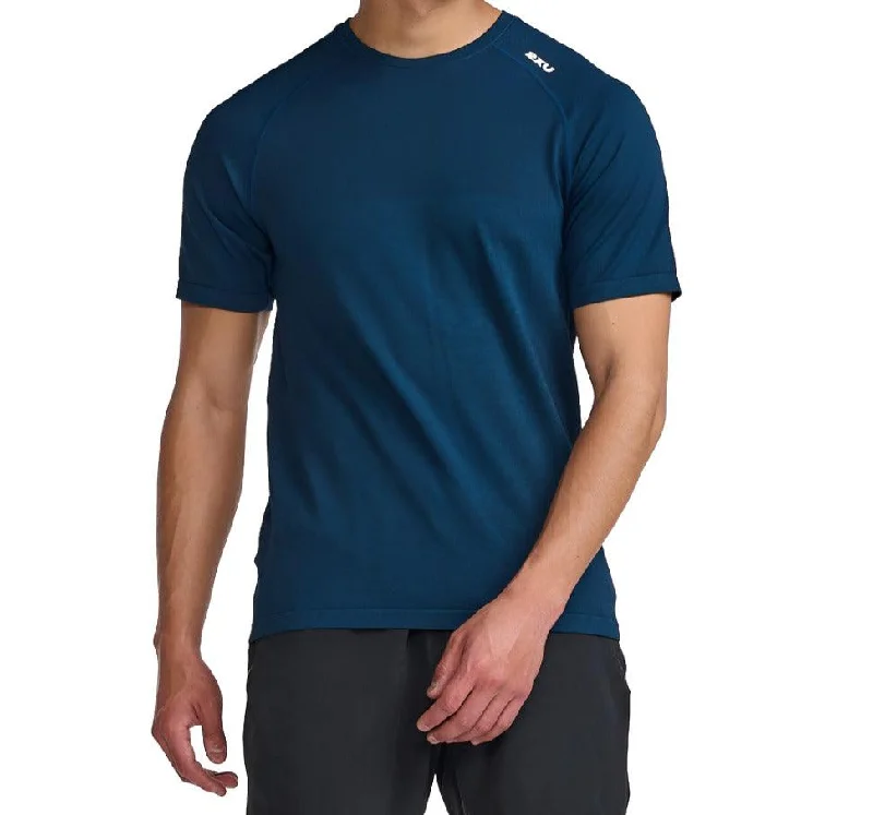 2XU Motion Tech Tee Men's T-Shirt (Motion/Midnight) Tough Women's Military - inspired 2XU Motion Tech Tee Men's T-Shirt (Motion/Midnight) Tough Women's Military - inspired