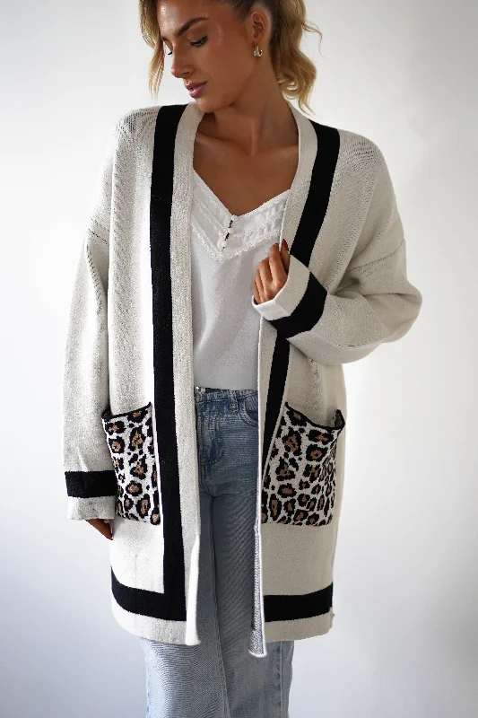 * FERTIG -AT7410 WEISS & SCHWARZER DRUCK-KARDI | Strickjacke purpose