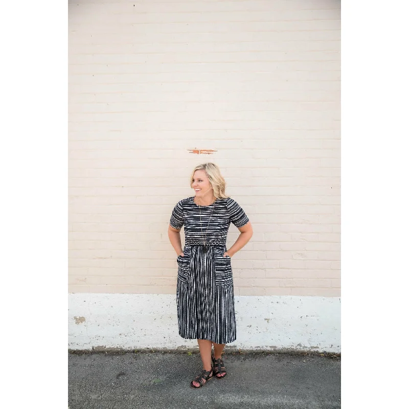 Brushstroked Black Midi Dress garde