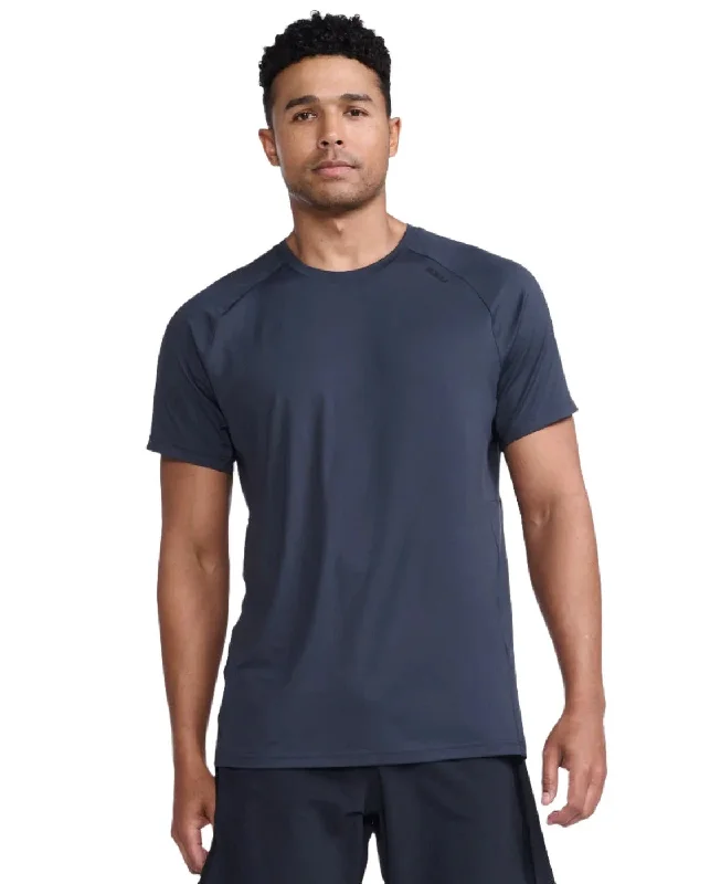 2XU Motion Tee India Men's T-Shirt (Ink/Black) Bold Women's Statement