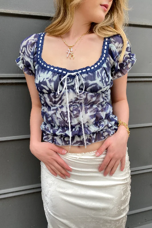 Tiered Stretch Lace Top Gym
