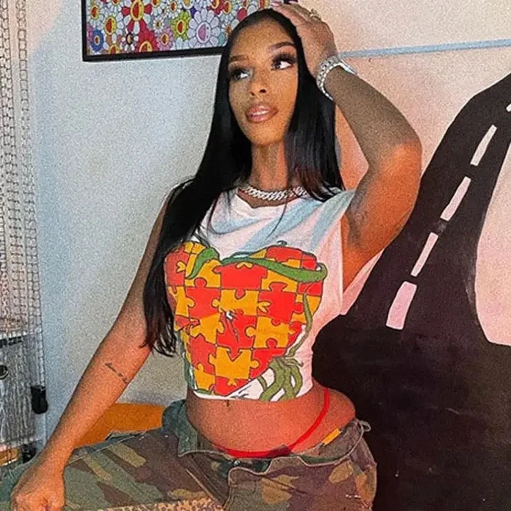 Mazi White Cropped Graphic T-shirt Business